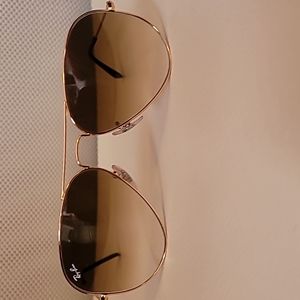 Ray Ban Aviator Sunglasses Gold frame